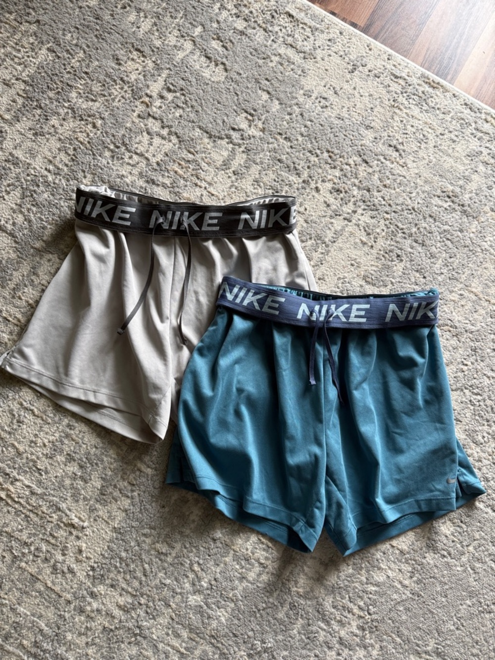 Nike Women's Attack Dri-FIT Mid-Rise Shorts 5in